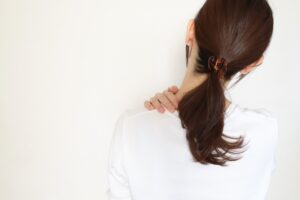 肩こりと骨盤の歪みの関係