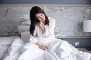 朝起きた時にすでに腰痛、肩こり。寝返りとの関係について